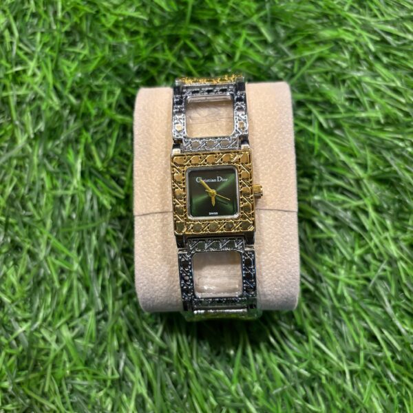 D🔥or unique dual-tone bracelet watch for women