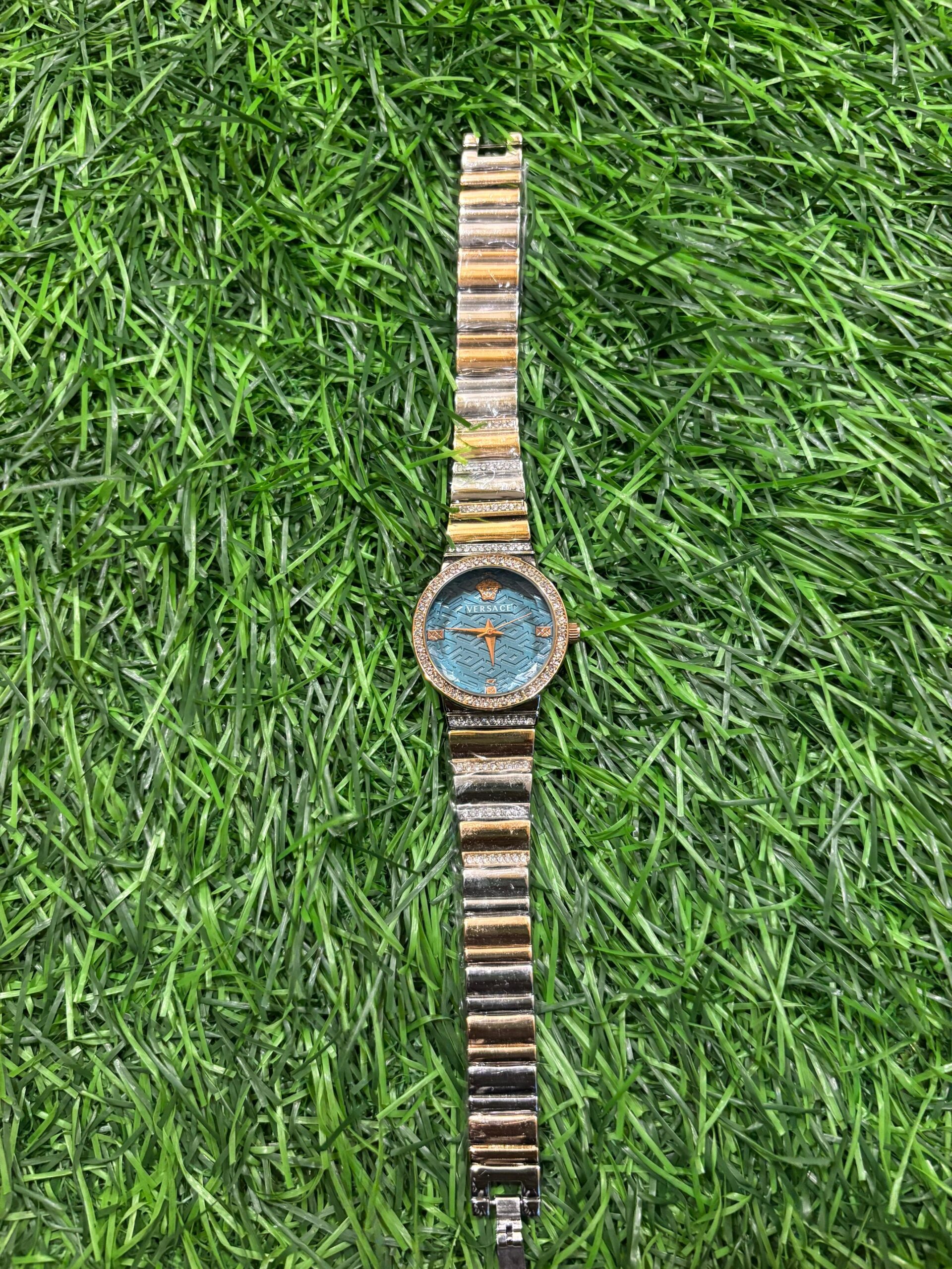 WhatsApp Image 2025-09-25 at 4.49.15 AM (2) V🔥rs🔥ce Dual-tone bracelet in gold and silver women's watch - Image 1