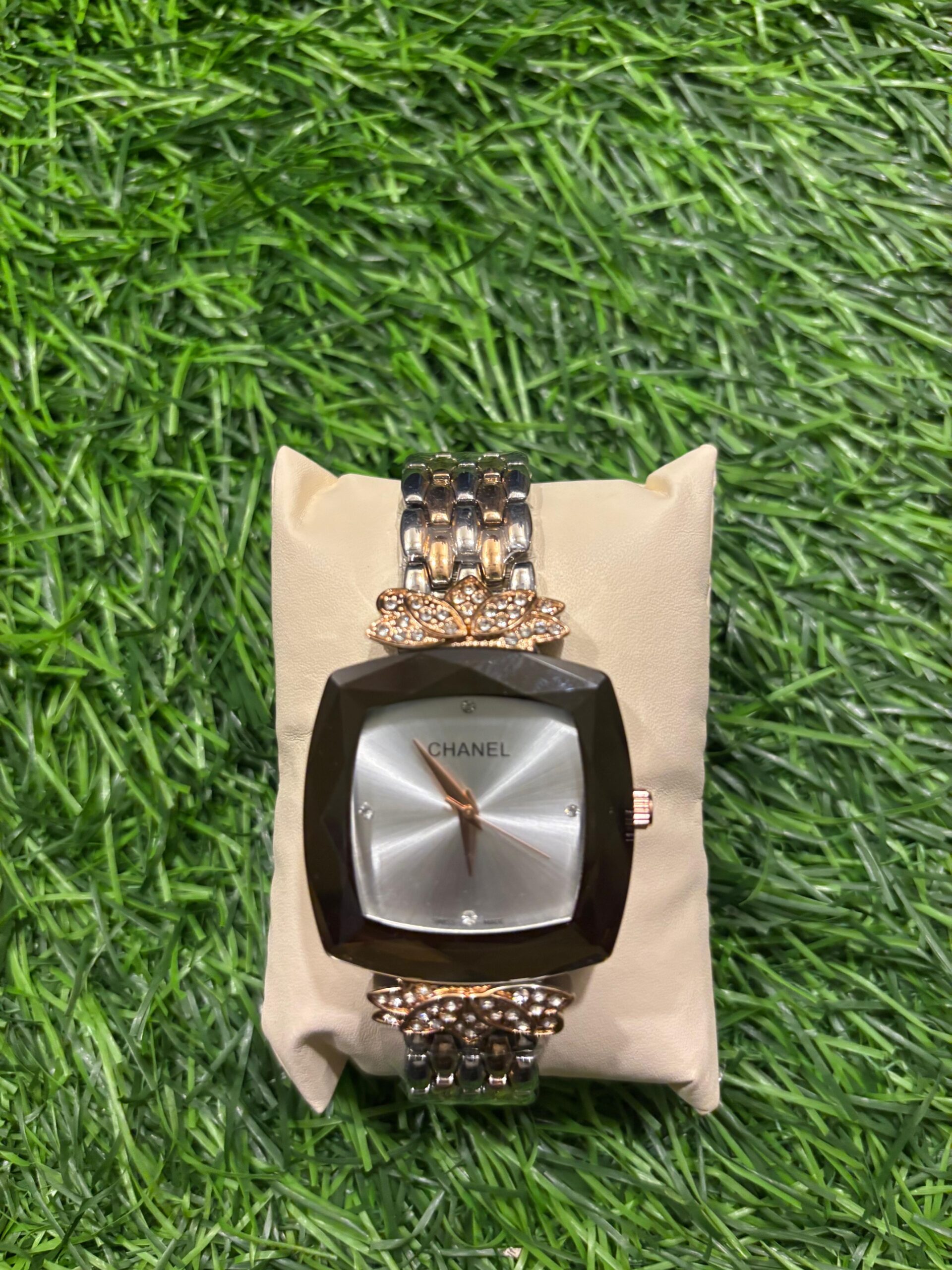 WhatsApp Image 2025-09-27 at 11.24.10 AM Ch🔥nel Dual Tone & Silver Dial Women's watch - Image 1