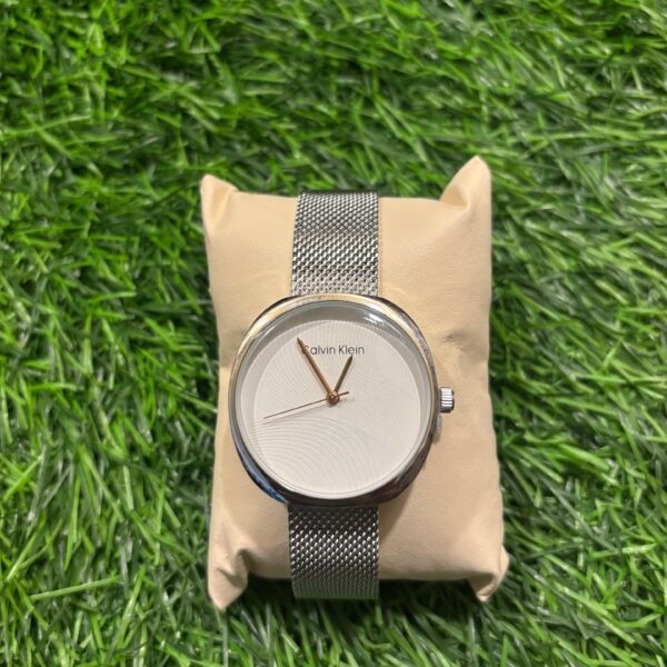 C🔥lvin Kl🔥in Silver Chain watch for Women's