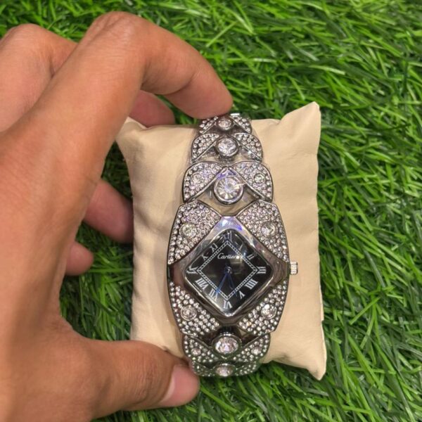 C🔥rtier golden stone watch for women