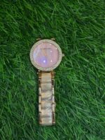 M🔥ch🔥el K🔥rs pinkish dial watch for women's - Image 2