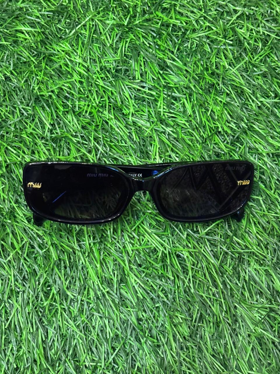 WhatsApp Image 2025-10-05 at 1.29.13 AM M🔥iu M🔥iu Glossy Black glasses for unisex - Image 1