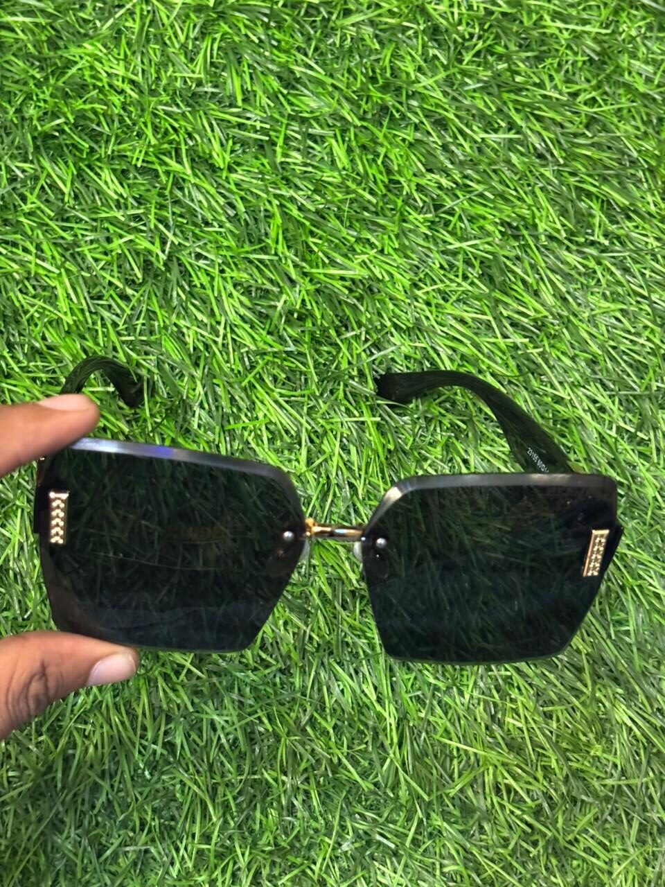 WhatsApp Image 2025-10-05 at 1.47.43 AM H🔥rmès shades For Women - Image 1