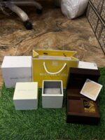 Mich🔥el K🔥rs original brand unisex box (2pc) set, Single piece price - 1250/-(Ladies)  1350/-(Gents) - Image 2