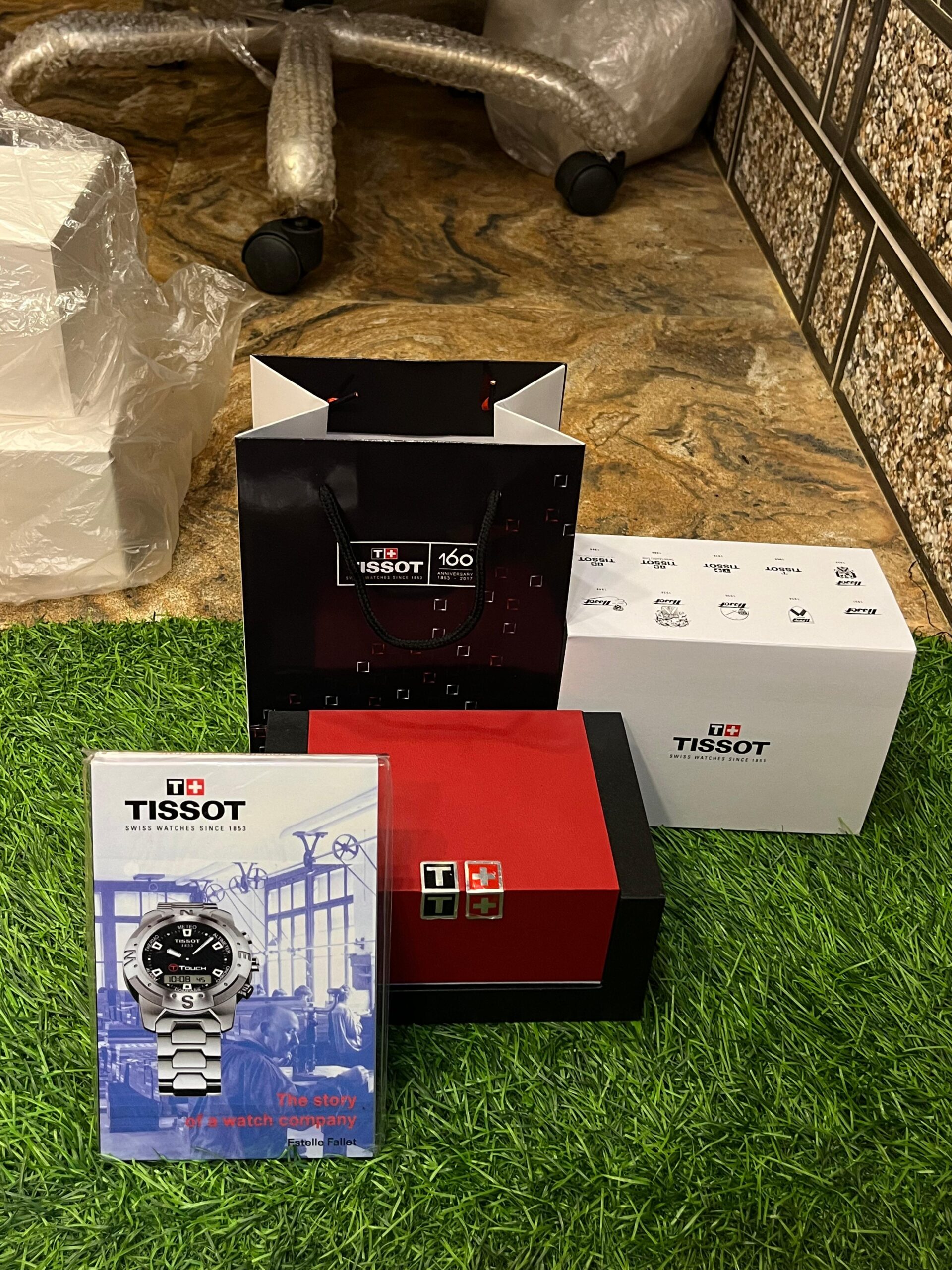 WhatsApp Image 2025-10-25 at 6.44.47 PM (2) T🔥ss🔥t OG original brand box set - Image 1