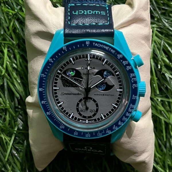 Om🔥ga x Sw🔥tch MoonSwatch Mission on Earth: Polar Lights Neon Blue Watch for men