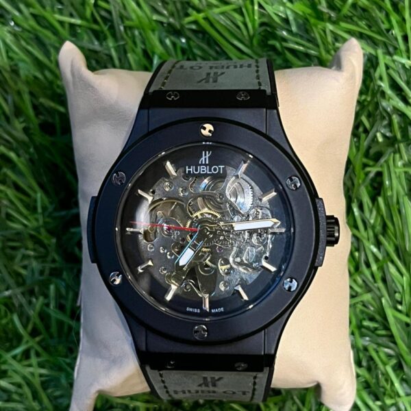 H🔥bl🔥t black silicon belt watch for men