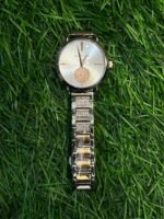 M🔥ch🔥el K🔥rs silver chain watch for ladies - Image 2